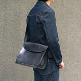 VITALE メッセンジャーバッグ イングリッシュブライドルレザー×ヴォー・クリスペ・トゴ コンビ ブラック