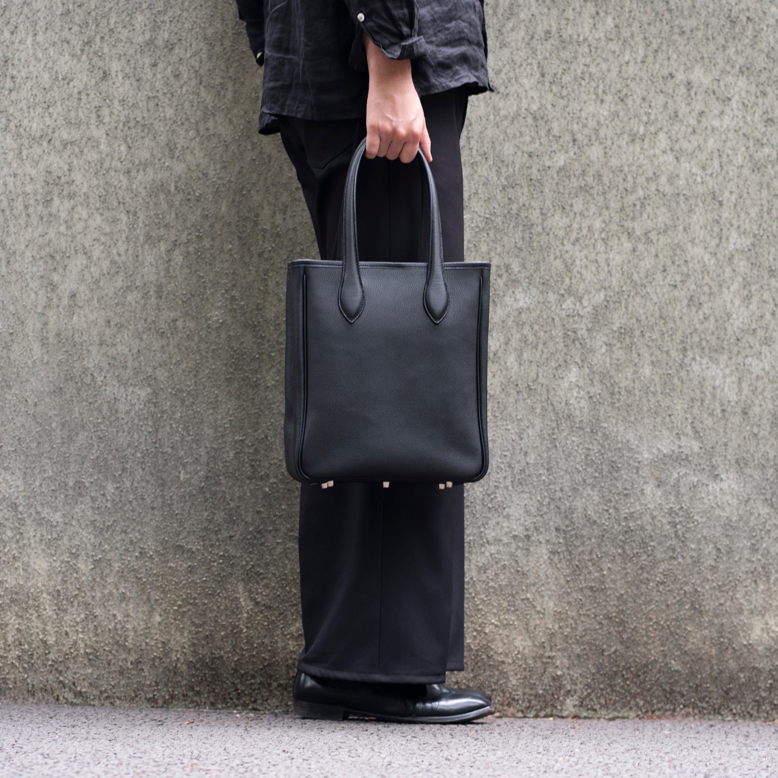 THE SOLE（ザソール）VERTICALE 縦型トートバッグ ミドルサイズ