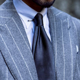 「福島ティアモ雄介氏 完全監修」ヘリンボーン シルクタイ チャコールグレー