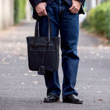 【1/29（木）19:00販売開始予定】LIAM キャンバスレザー ミドルトートバッグ ブラック