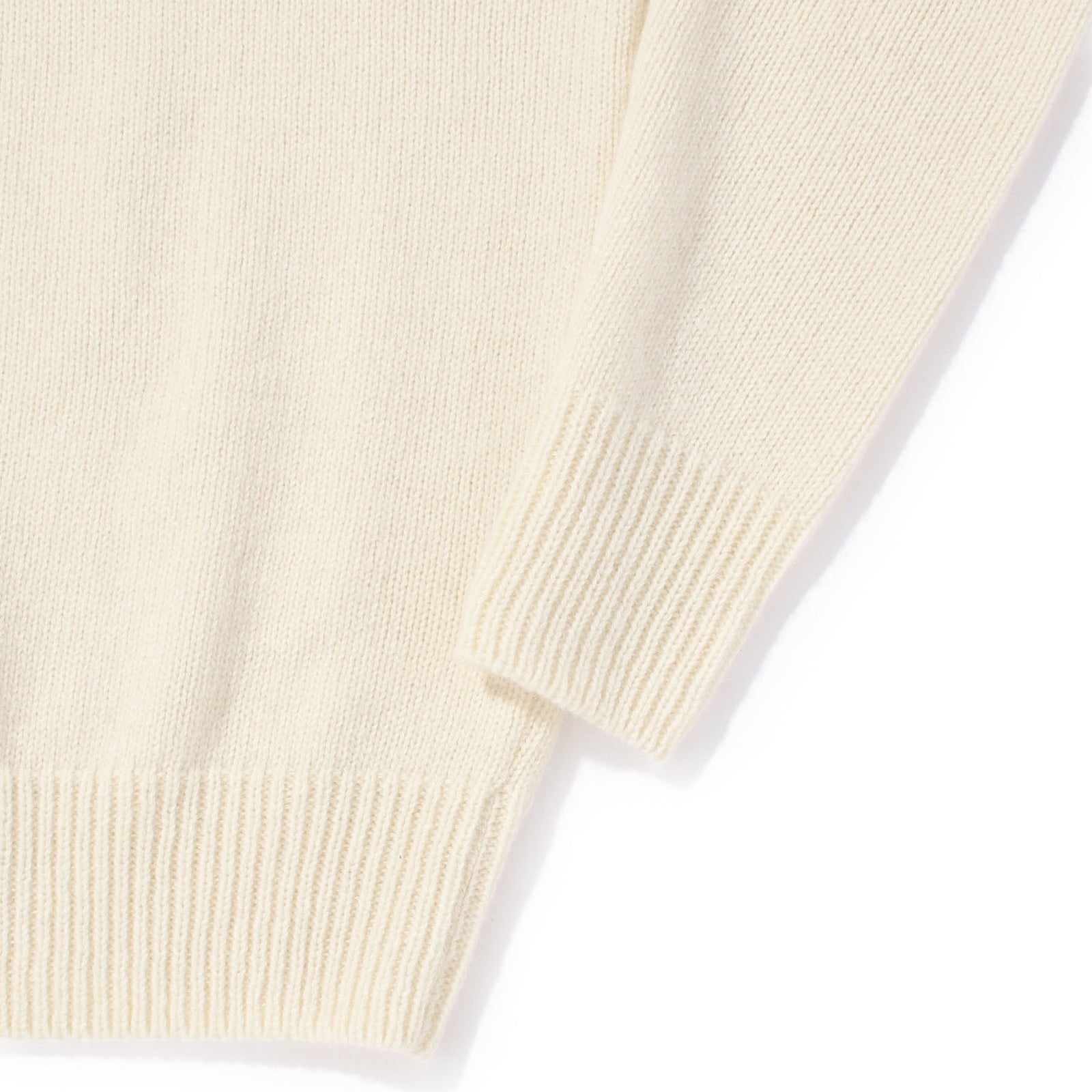 nomiamo（ノミアモ）カシミヤ ミドルゲージタートルネックニット オフ