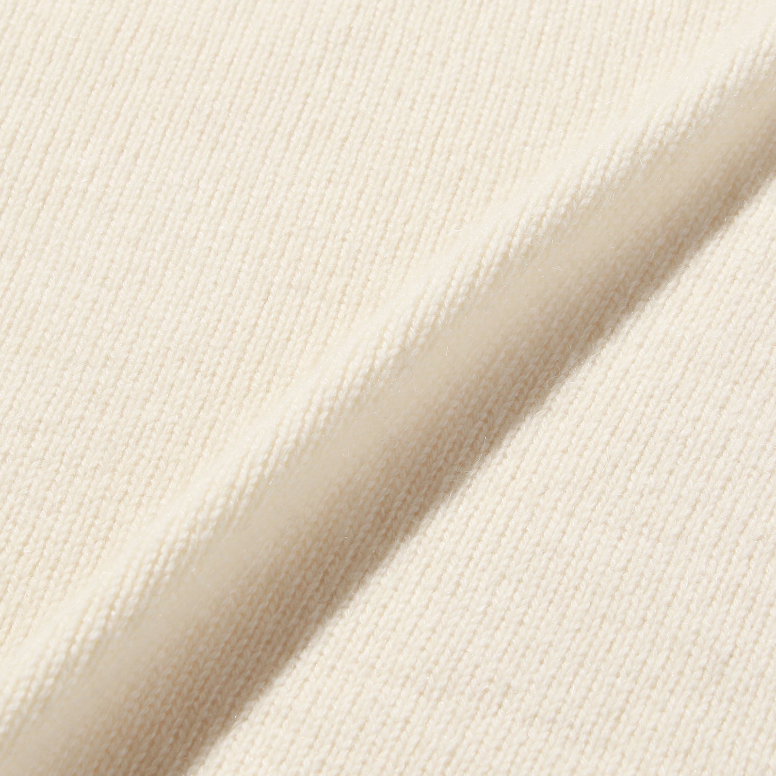 nomiamo（ノミアモ）カシミヤ ミドルゲージタートルネックニット